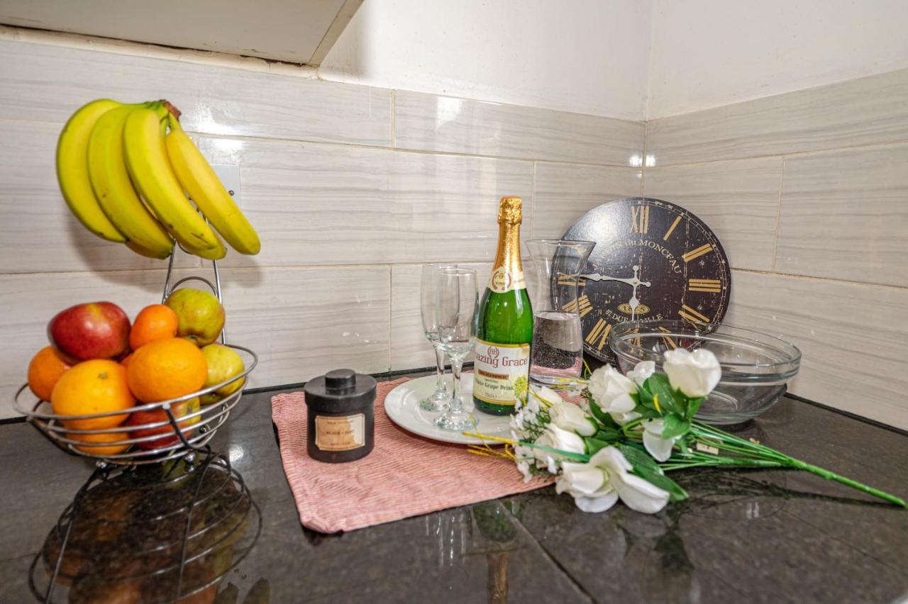 Beautiful 4 Bedrooms House, 7 Walk To Train Station بلمستيد المظهر الخارجي الصورة